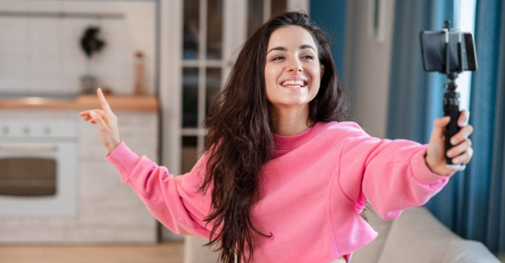 How to Create a Hook for TikTok Nail the First 3 Seconds